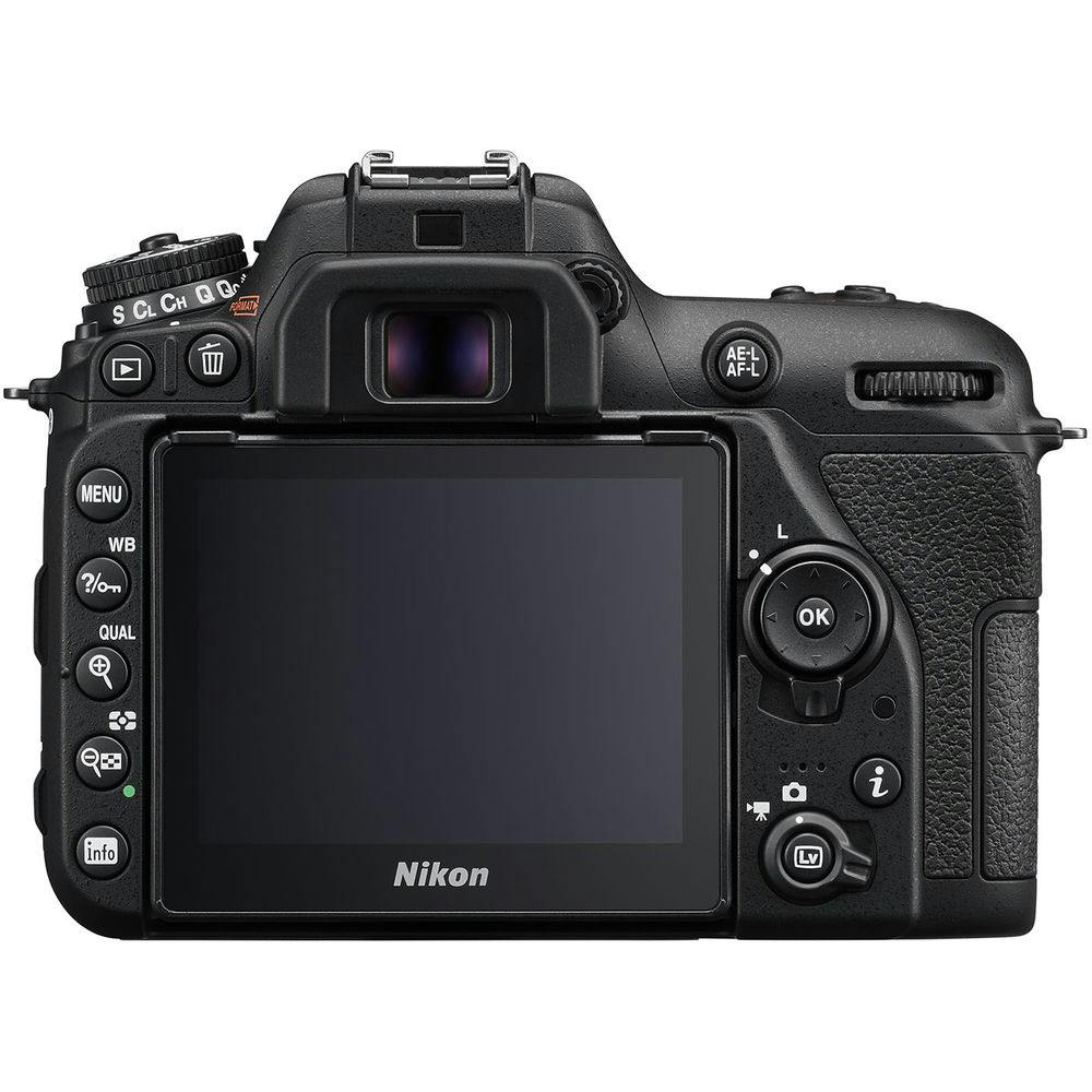 Nikon D7500 + AF-S DX Nikkor 18-140mm f 3,5-5,6G ED VR-3