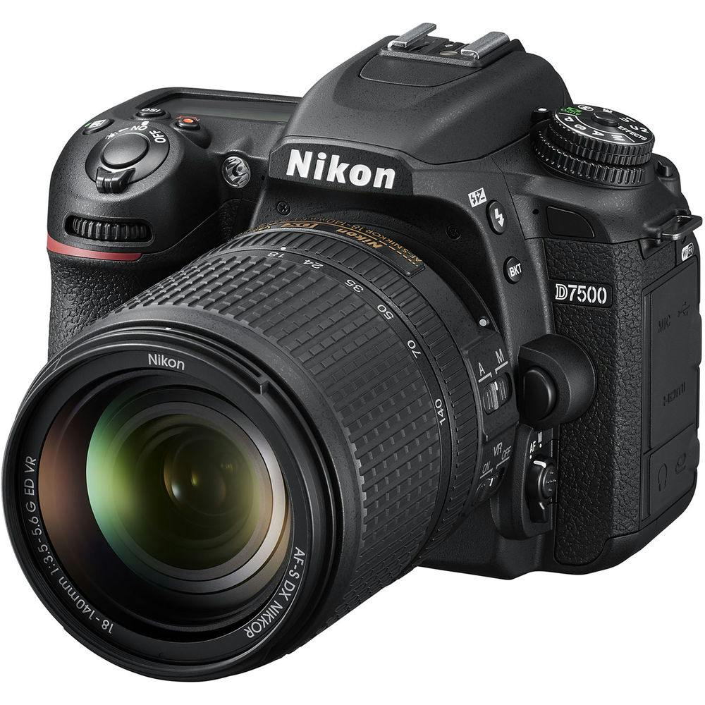 Nikon D7500 + AF-S DX Nikkor 18-140mm f 3,5-5,6G ED VR-5