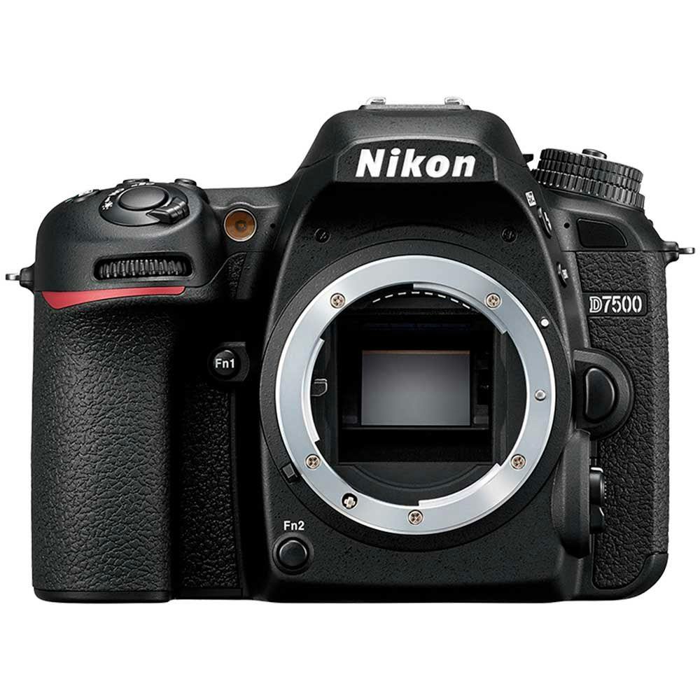 Nikon D7500 + AF-S DX Nikkor 18-140mm f 3,5-5,6G ED VR-2