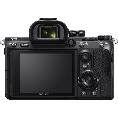 Sony Alpha A7 III + FE 28-70mm f:3.5-5.6 OSS-3
